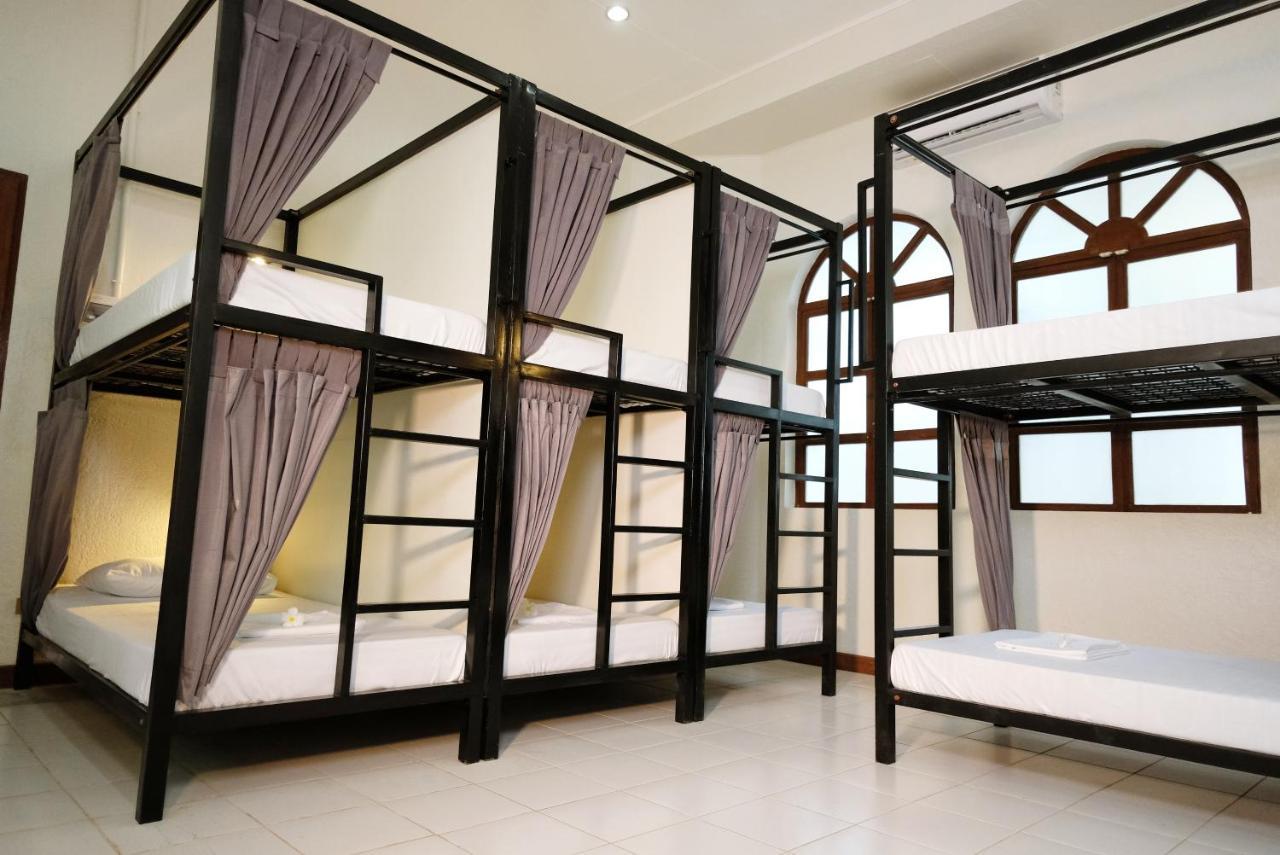 Mad Monkey Dumaguete Hostel Dumaguete City Екстериор снимка