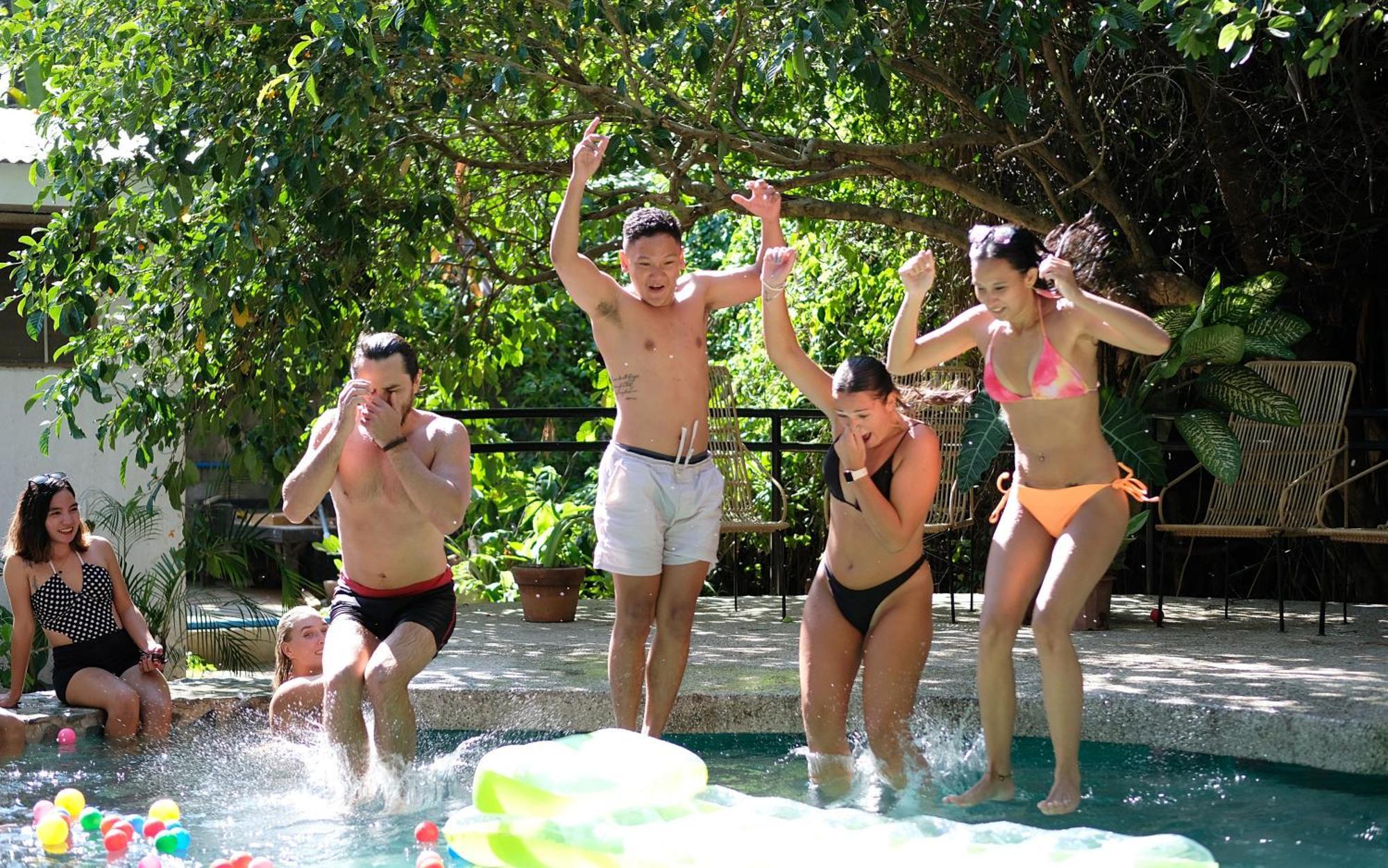 Mad Monkey Dumaguete Hostel Dumaguete City Екстериор снимка
