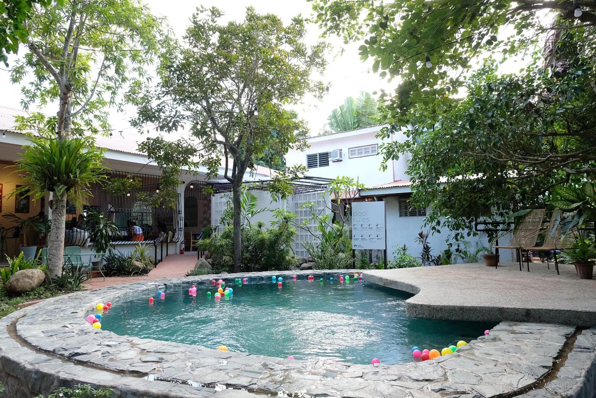 Mad Monkey Dumaguete Hostel Dumaguete City Екстериор снимка