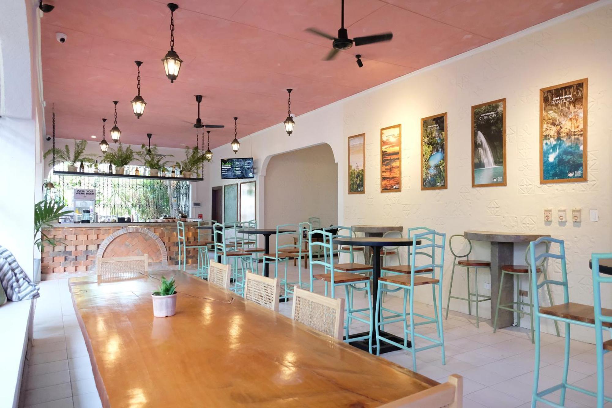 Mad Monkey Dumaguete Hostel Dumaguete City Екстериор снимка