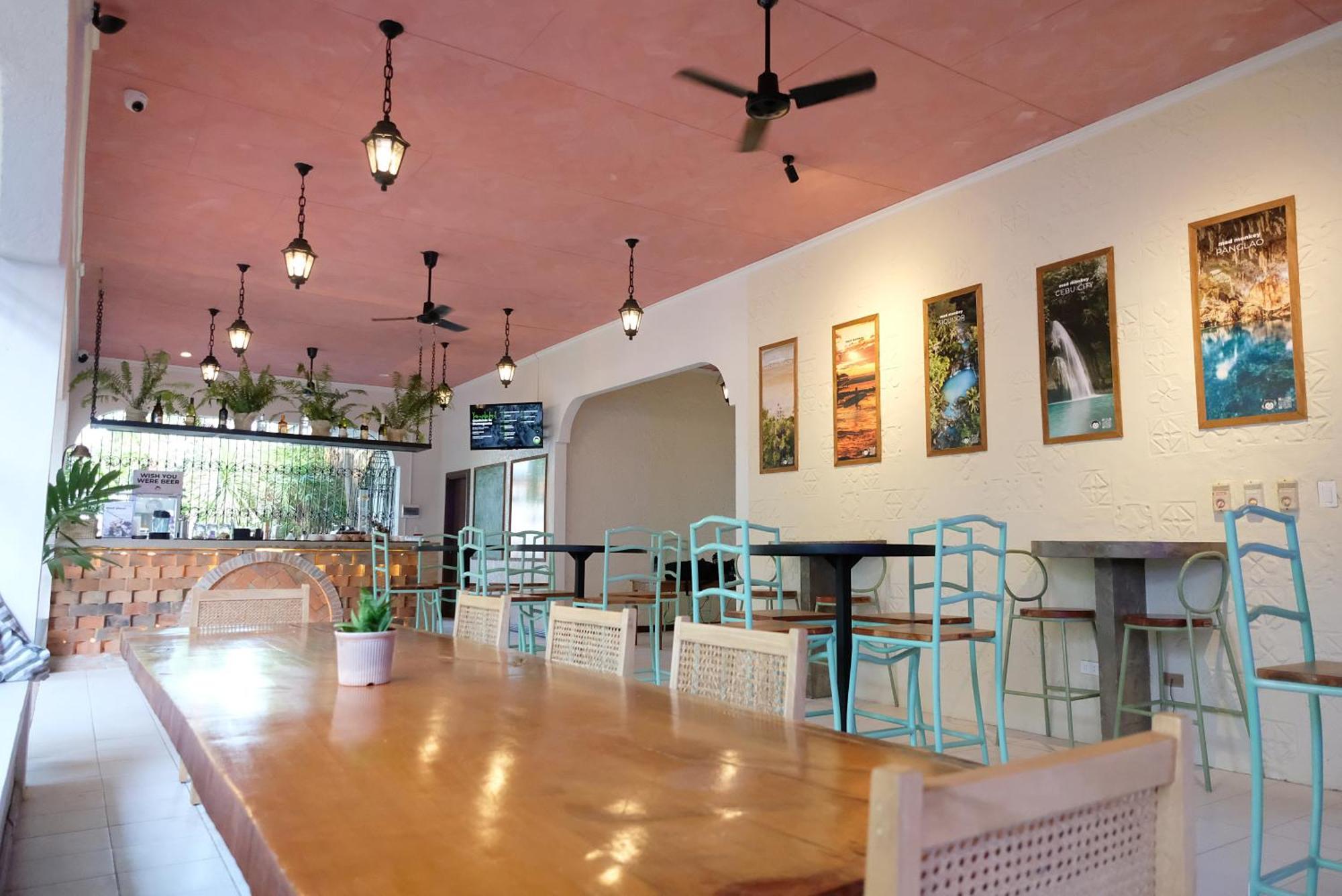 Mad Monkey Dumaguete Hostel Dumaguete City Екстериор снимка